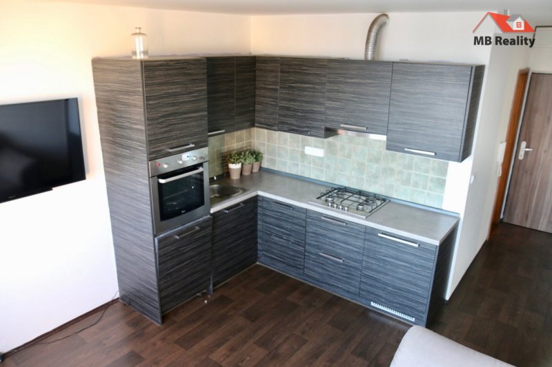 Podám byt 2+kk,38m2,lodžie,Praha 4