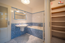 Prodej rodinného domu 5+1, 290m2, pozemek 1355, Klecany