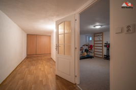 Prodej rodinného domu 5+1, 290m2, pozemek 1355, Klecany