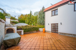 Prodej rodinného domu 5+1, 290m2, pozemek 1355, Klecany